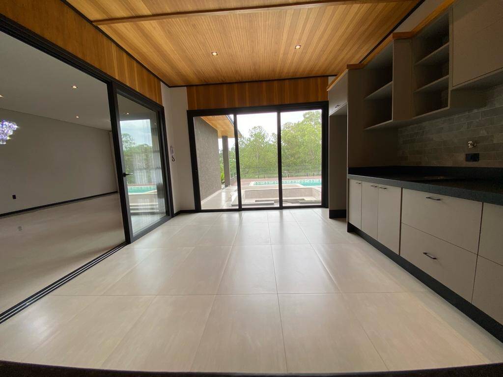 Casa à venda com 4 quartos, 350m² - Foto 11