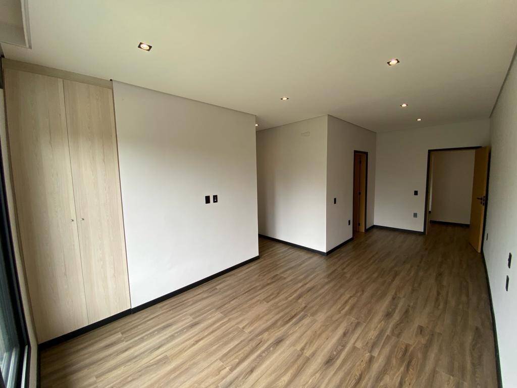 Casa à venda com 4 quartos, 350m² - Foto 18