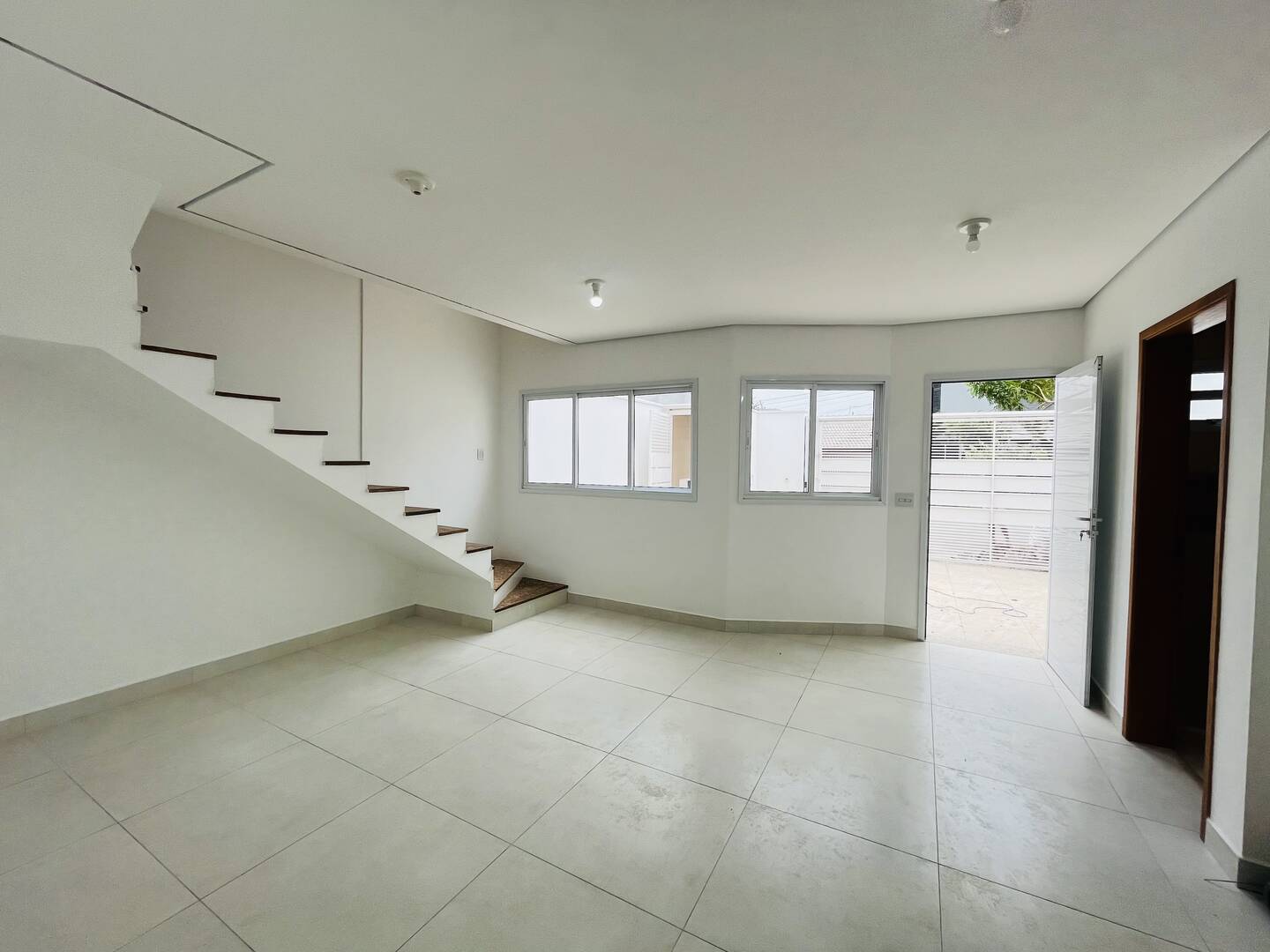 Casa à venda com 3 quartos, 120m² - Foto 3