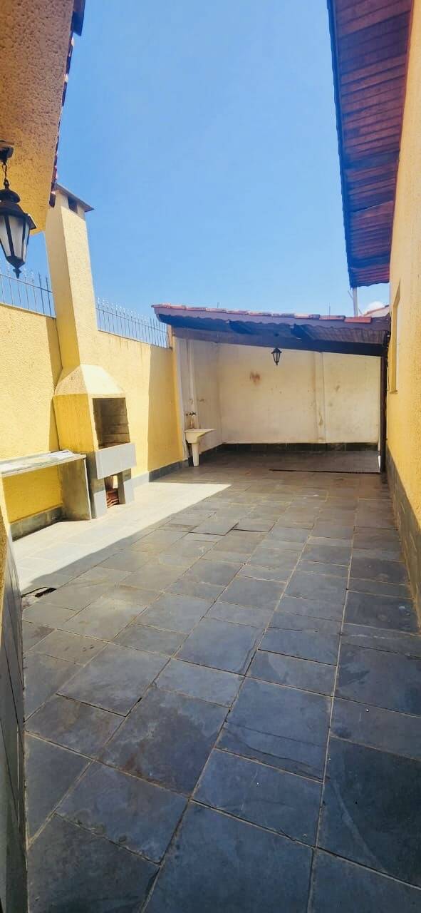 Casa à venda com 3 quartos, 250m² - Foto 16