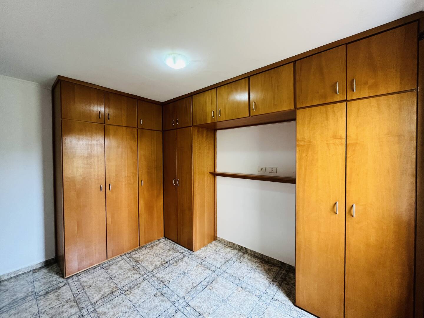 Casa para alugar com 2 quartos, 52m² - Foto 13