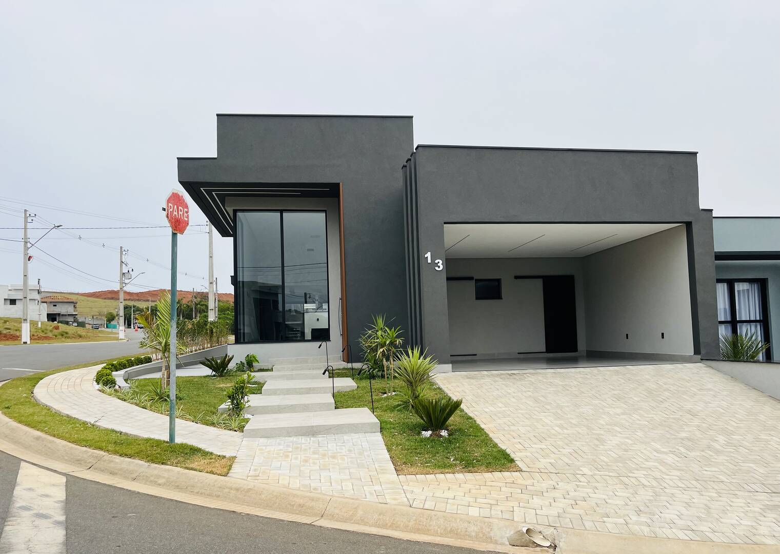 Casa à venda com 3 quartos, 198m² - Foto 2