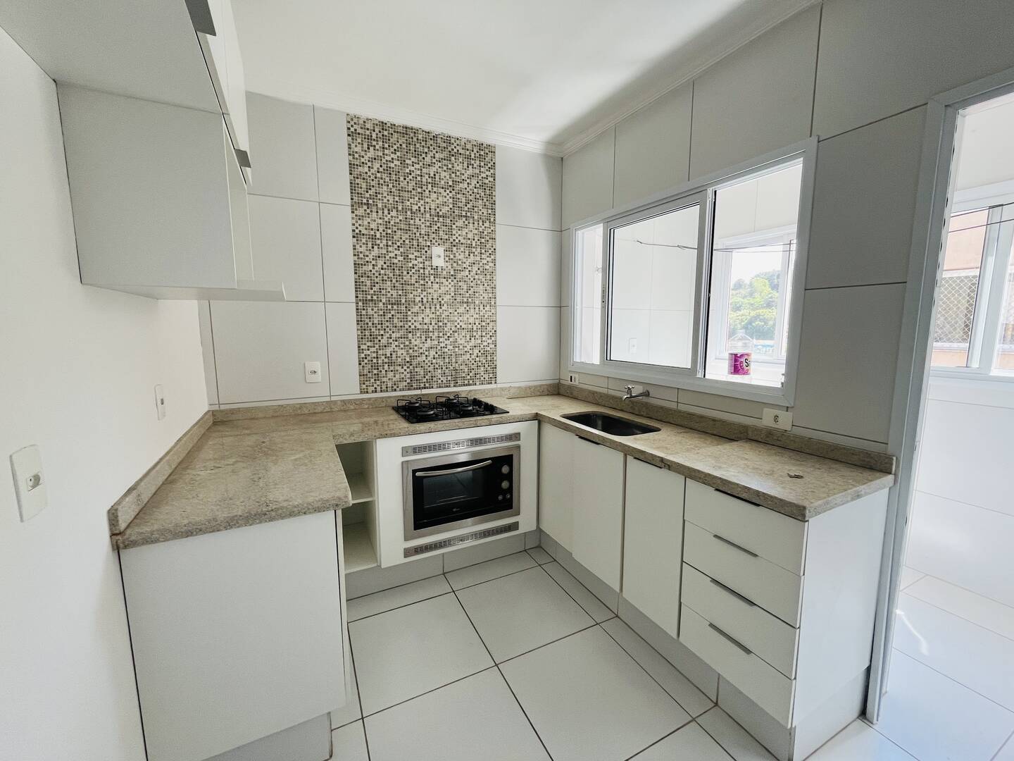 Apartamento à venda com 2 quartos, 60m² - Foto 7