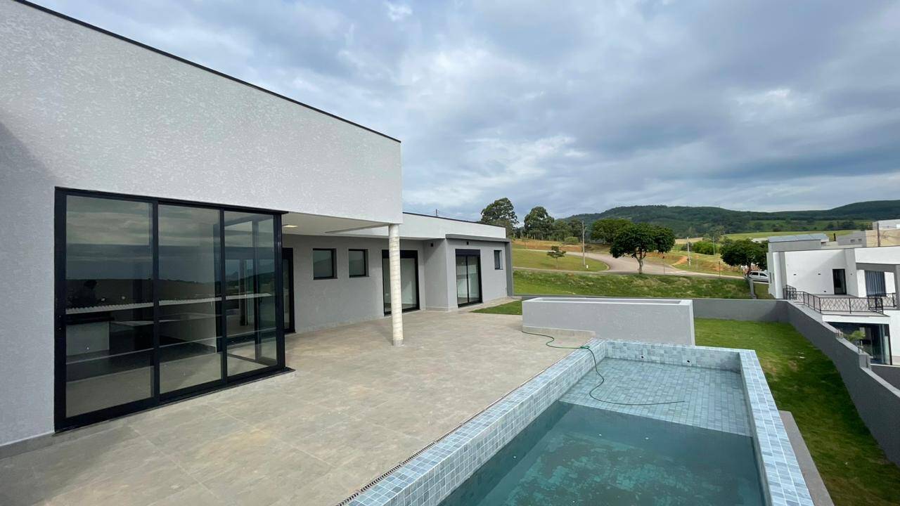 Casa à venda com 3 quartos, 217m² - Foto 9